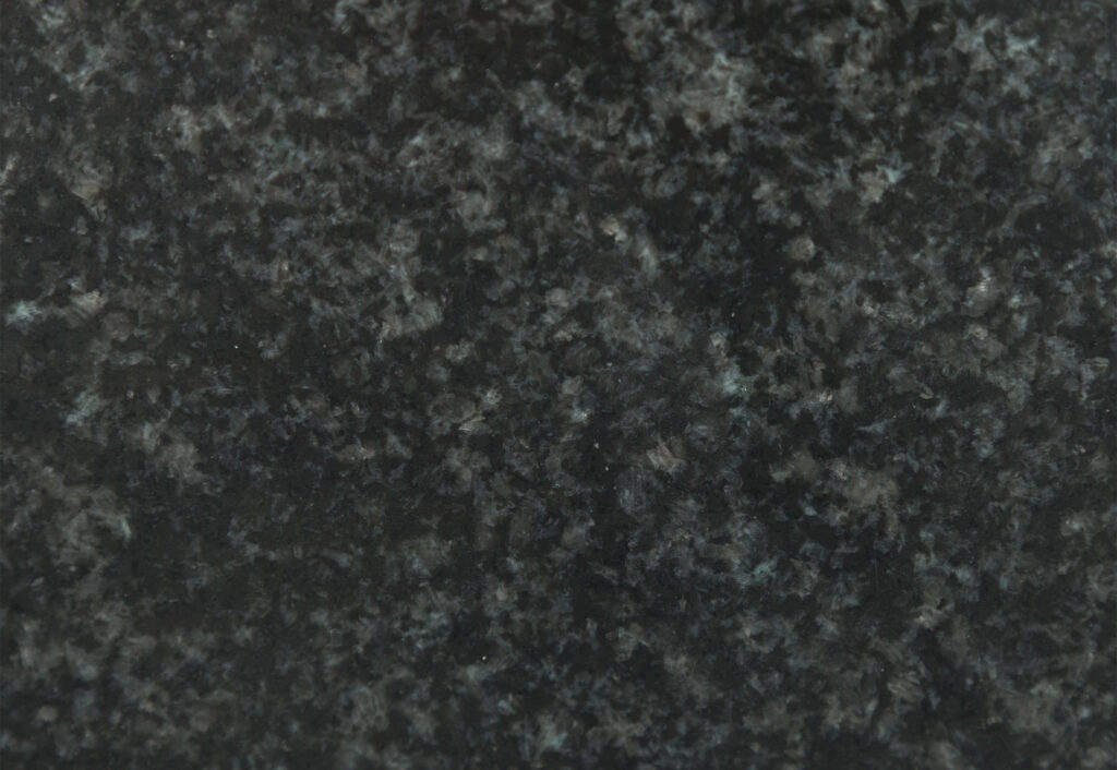 Mörkgrå granit